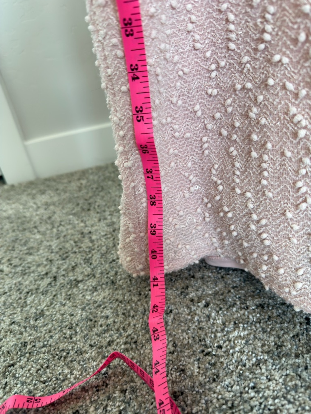 Jennifer Lopez Pink Textured Dress - Picture 2 of 3
